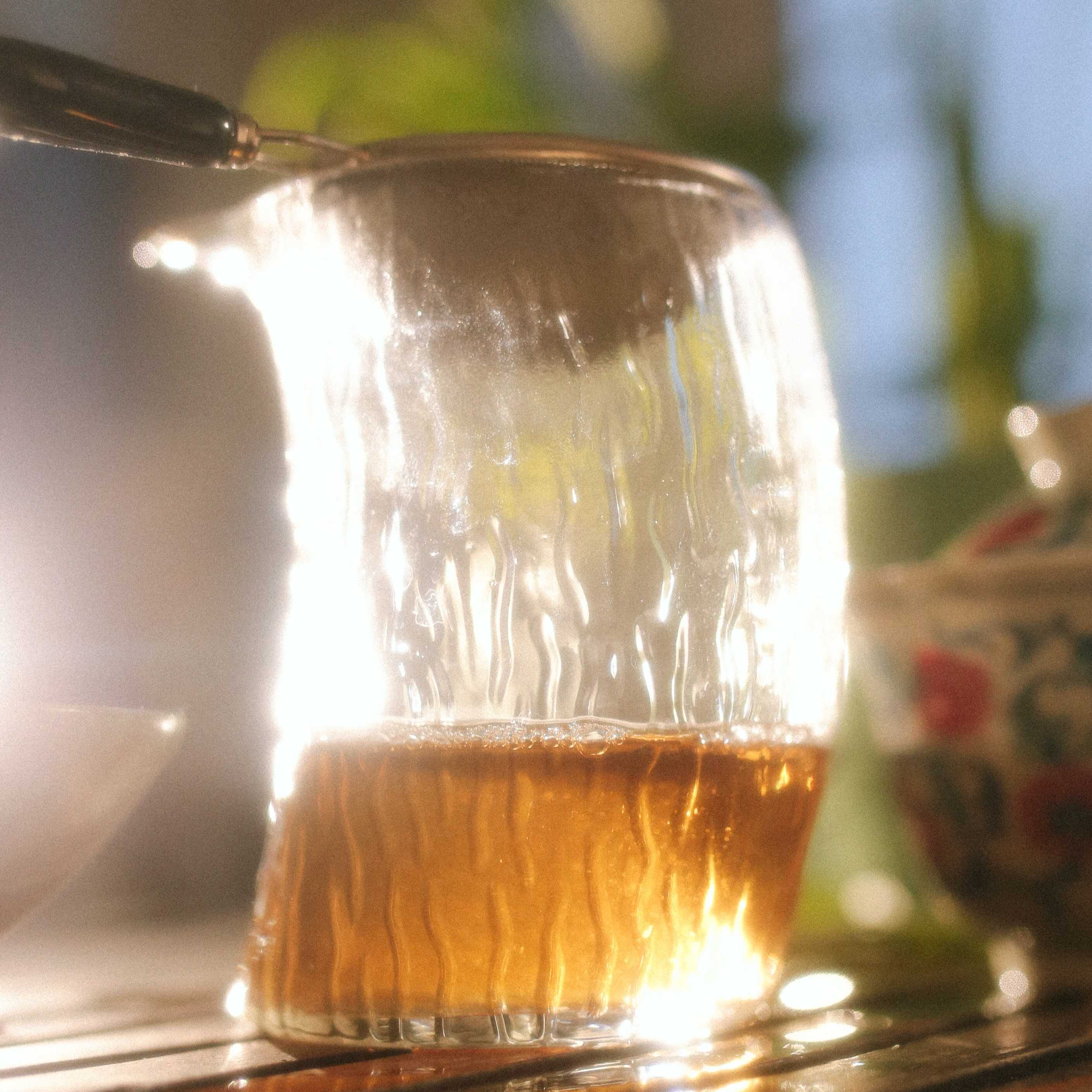 настоящий белый чай Бай Му Дань, цвет настоя