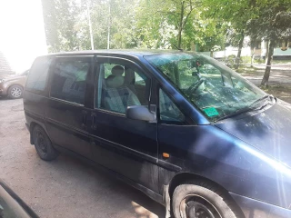 Peugeot 806