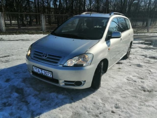Toyota Avensis Verso