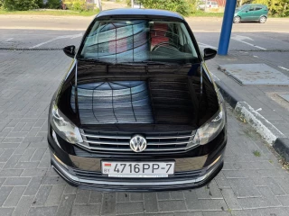 Volkswagen Polo Sedan