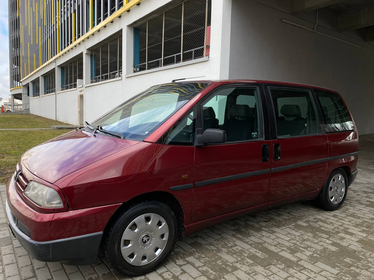Peugeot 806