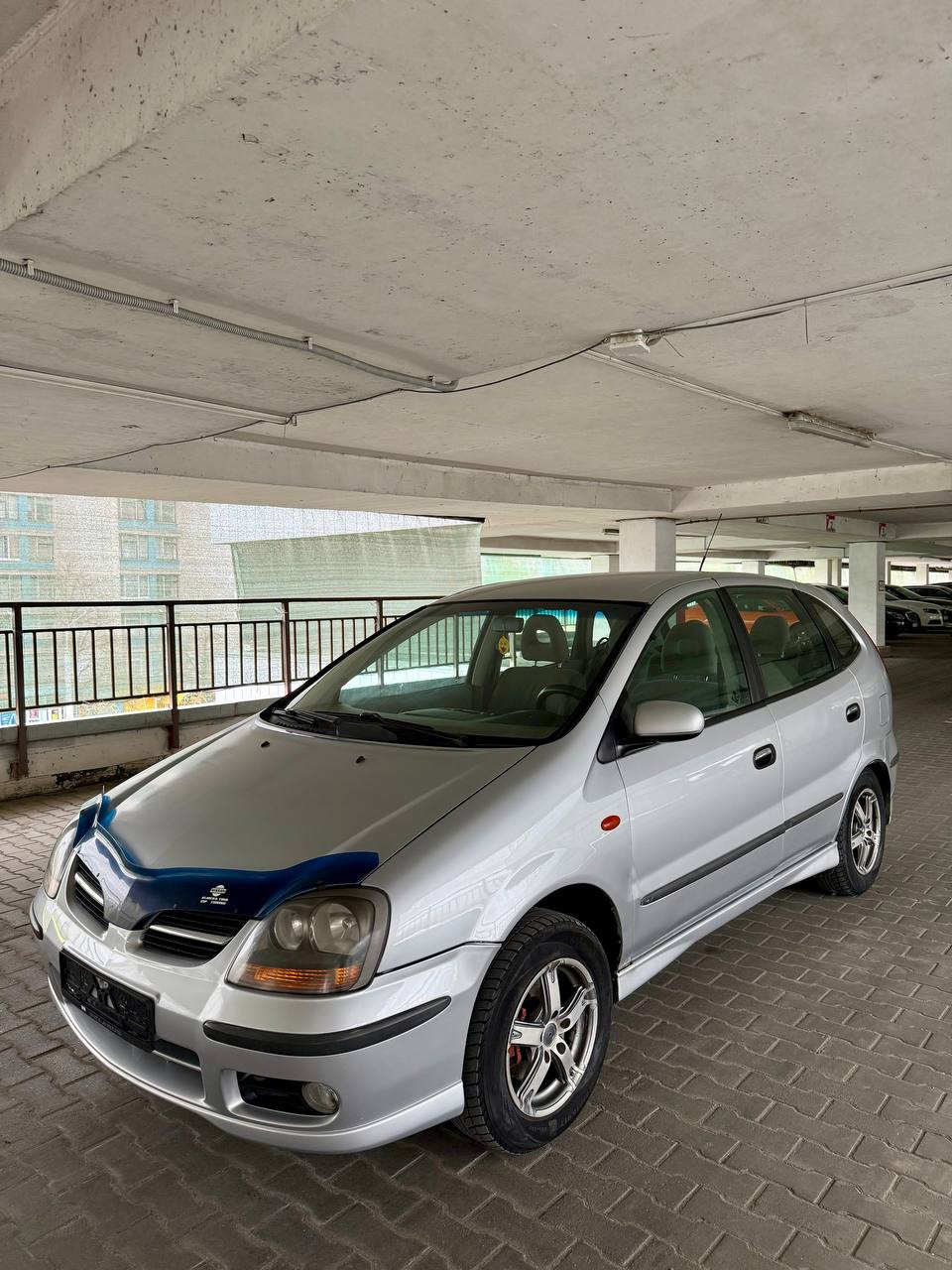 Nissan Almera Tino