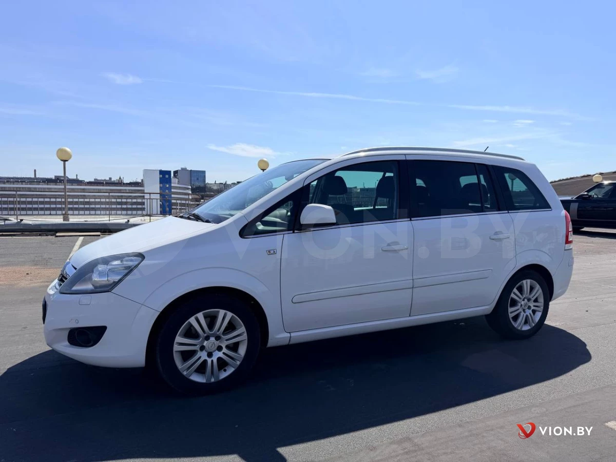  Zafira