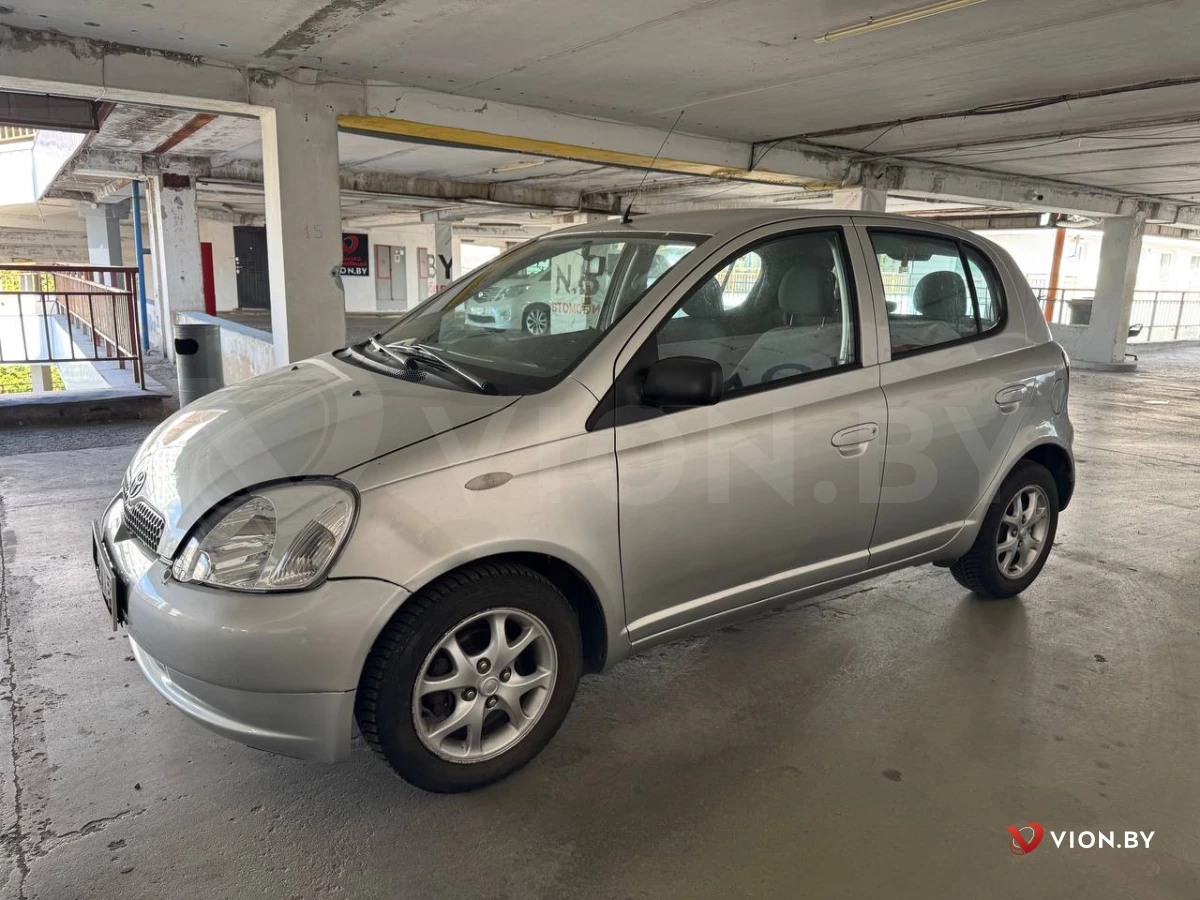  Yaris