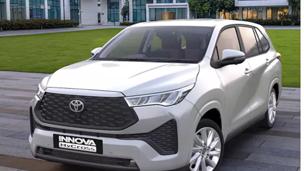 Выпущен новый вариант Toyota Innova HyCross GX (O)