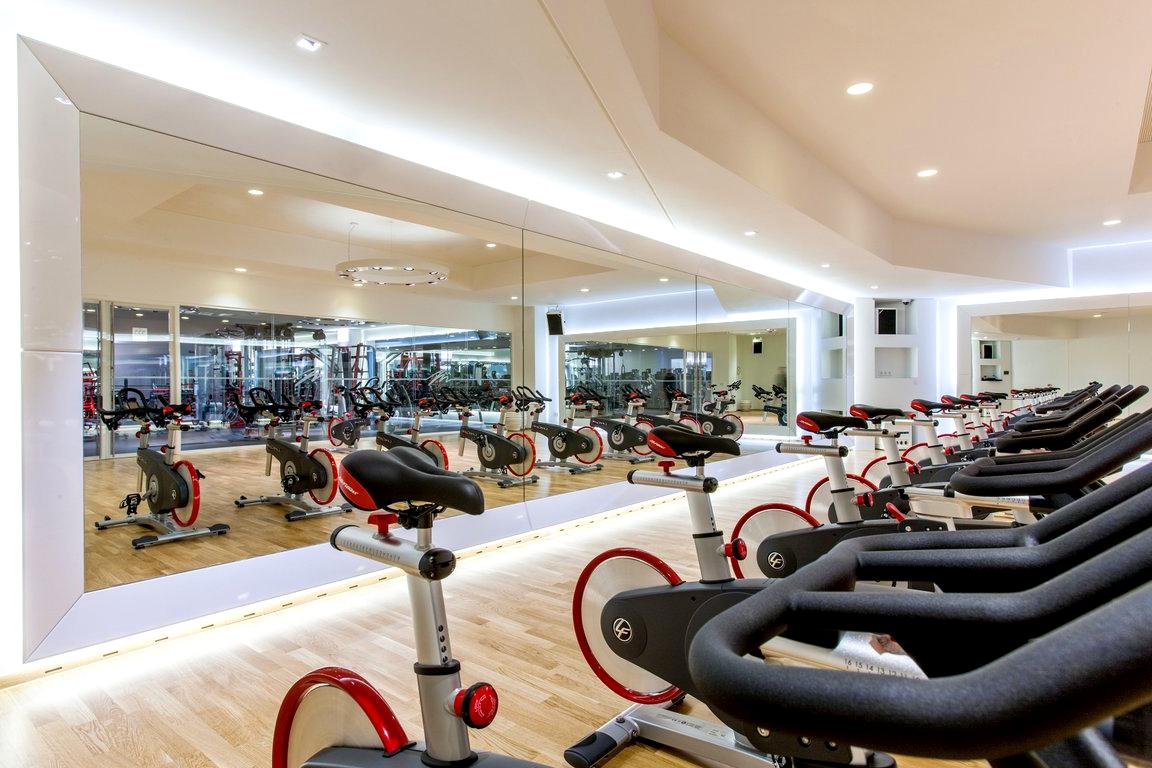 Голден фитнес спа. Москва Golden Mile Fitness. Хилков переулок Golden Mile. Бассейн Golden Mile. Golden Mile Fitness Spa.