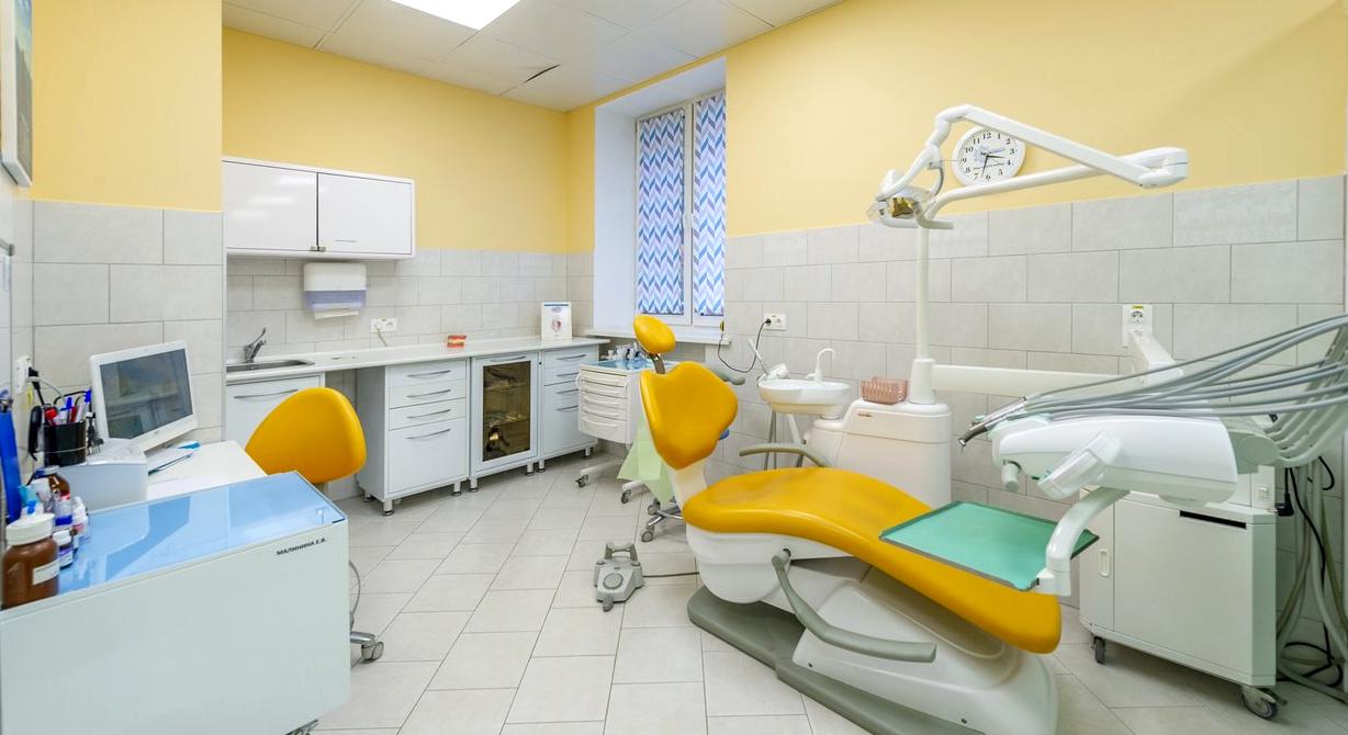 1м центр. Центр-м стоматология Лобня. Лобня стоматология круглосуточно. Физкультурная 8 Лобня стоматология. Стоматология в Лобне недорого и качественно.