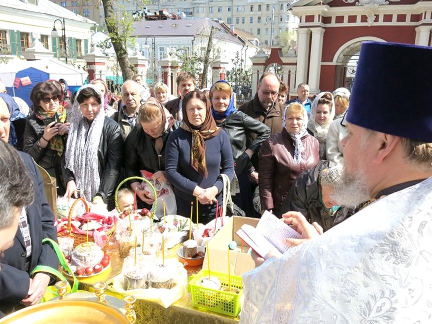 Изображение №7 компании Православный храм священномученика Климента, папы Римского в Замоскворечье