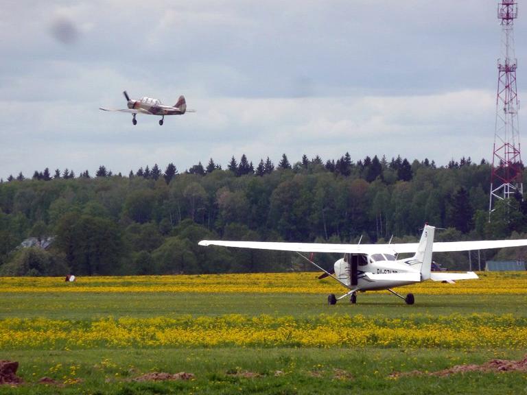 May flight. Новинки Бегичево аэродром фото.