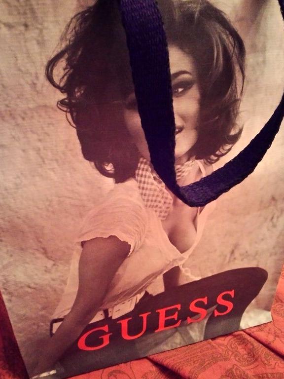 Изображение №2 компании Guess