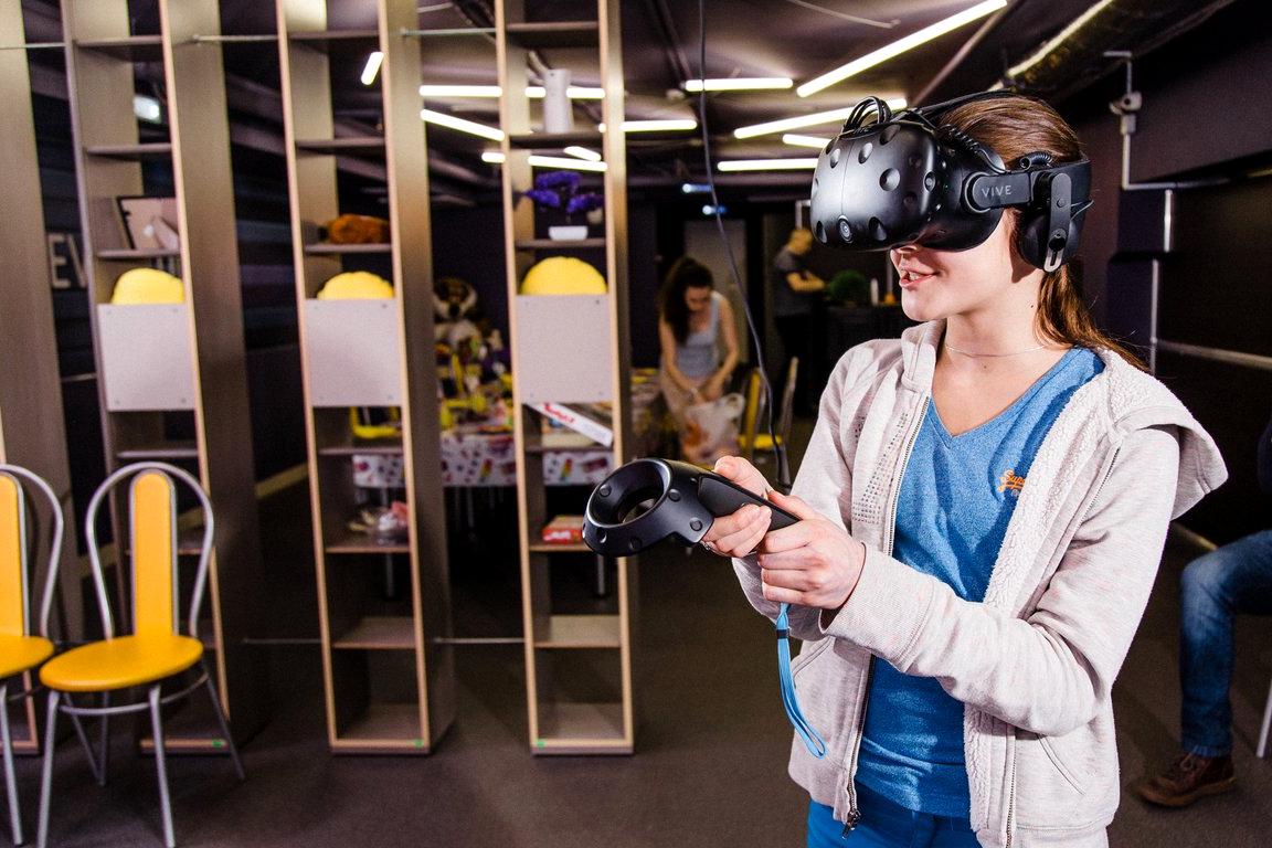 Приложение для виртуальной реальности. Виртуальные очки vr3. Виртуальная реальность Арзамас Калинина. Кутякова 103 виртуальная реальность. Шлем виртуальной реальности на мероприятие.