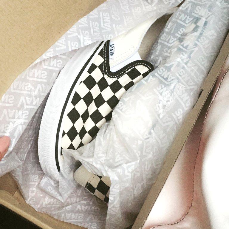 Изображение №3 компании Vans