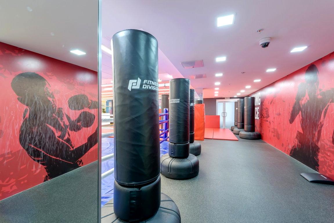 Fitness one Путиловский Санкт-Петербург. Путиловский спортзал. Fitness one Путиловский Санкт-Петербург бассейн. Fitness one Путиловский душевая.