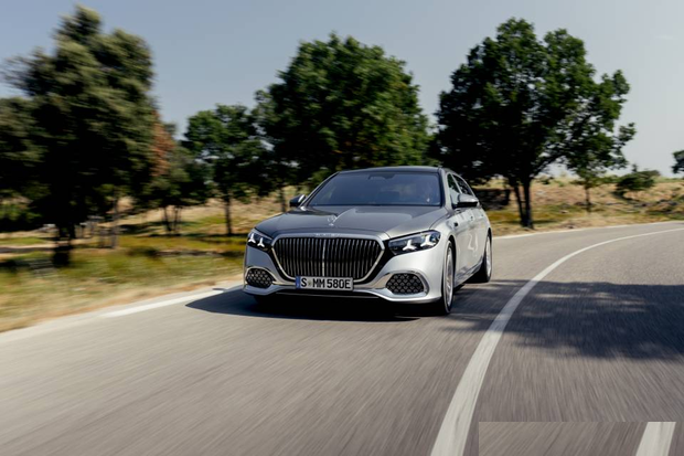 Mercedes-Maybach S 580 e: первый подзаряжаемый гибрид бренда — официальные фото премиум-седана.