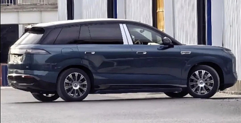 BYD Denza N8 EV замечен в Китае с трёхмоторным полным приводом мощностью 1 193 л.с. перед запуском в четвёртом квартале