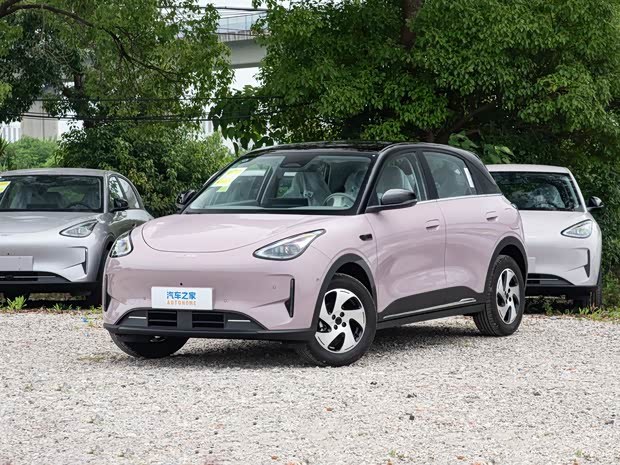 Geely завершила первое полугодие с розничными продажами 1 021 000 автомобилей, а во второй половине года выйдут модели Galaxy TT и Warship 700.