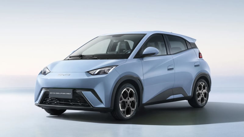 По мере роста спроса завод BYD в Бразилии выпустил 100-тысячный автомобиль.