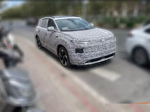 SAIC Volkswagen ID.ERA 5X: интерьер рассекречен на шпионских фото, лидар в комплекте, старт продаж ожидается в ноябре.