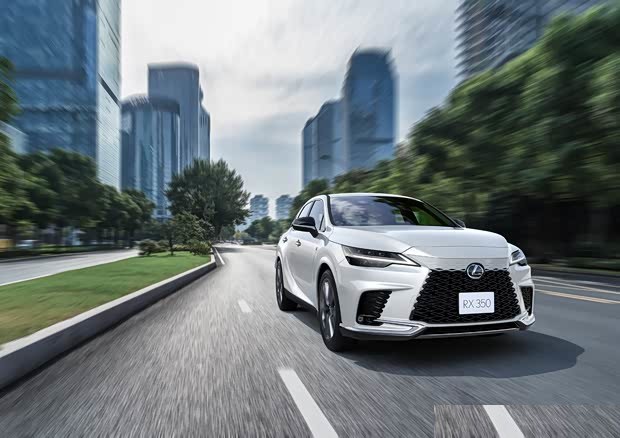 Lexus RX 2027 года: новые интеллектуальные функции и доработанное шасси — первые официальные изображения.