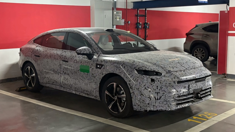 Электрический преемник седана MG7 замечен в Китае