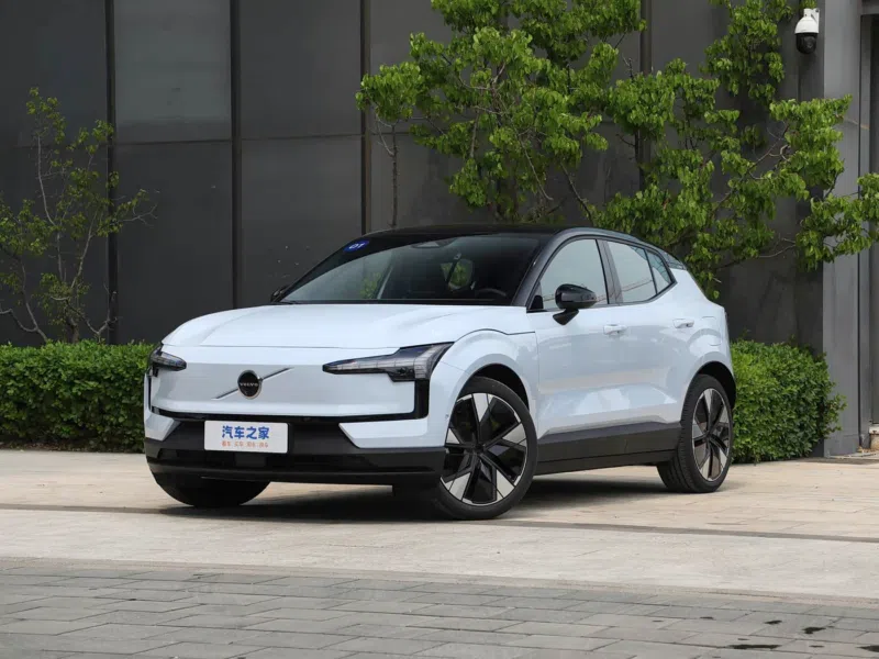Volvo EX30 2026 года появится в Китае с более низкой ценой после отзыва аккумуляторов