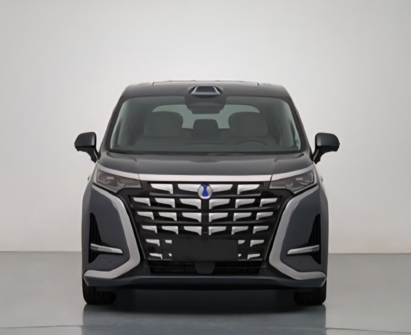 Обновленный полностью электрический минивэн BYD Denza D9 получил более мощный электродвигатель мощностью 456 л.с. и наддув на 148 л.с.