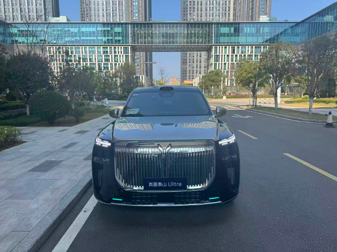 Оснащенный 896-канальным лазерным радаром, автомобиль Ланту Тайшань Ultra готовится к выходу на рынок 17 марта. Этот автомобиль стал первым серийным представителем, который получил радар с мировым рекордом в 896 линий, а также использует новейшую систему 