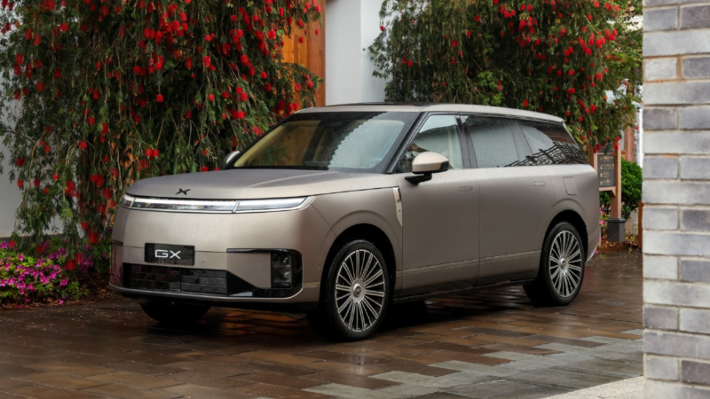 Xpeng GX, флагманский полноразмерный внедорожник, запущен в Китае по цене 41,060 долларов США.