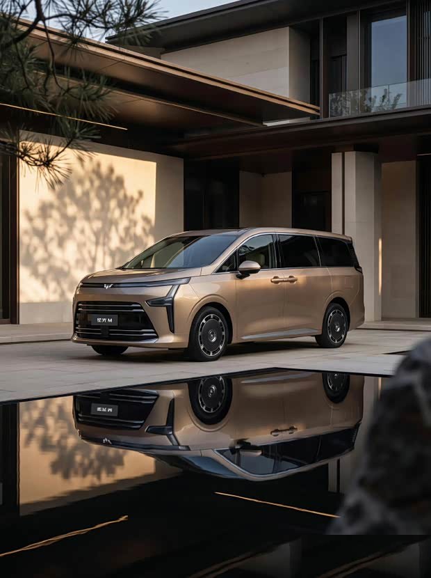Wuling Xingguang M официально представлен: длина свыше 5 метров, колёсная база 3 метра — новый среднеразмерный MPV от китайского бренда.