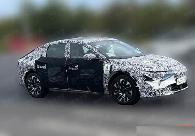 Новый седан Buick Zhijing: шпионские фото раскрывают семейный дизайн, модель займёт нишу ниже Zhijing L7.