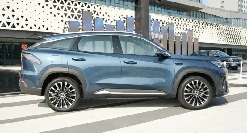Geely Galaxy M7 PHEV: 225 км на электромобиле, 1730 км в смешанном цикле