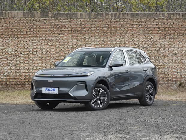 2026 Geely Galaxy Starship 7 в версии Youxing поступил в продажу по цене 105 800 ¥.
