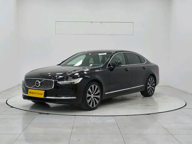 Volvo S90 2024 2L — из Китая под ключ