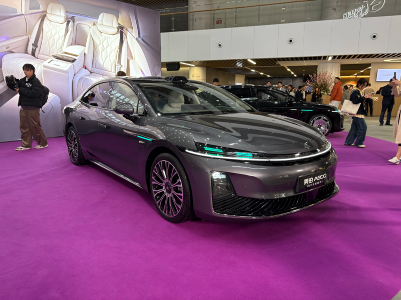 GAC Hyptec A800 выпущен с ADS от Huawei и умной кабиной по цене от 27 500 долларов США.