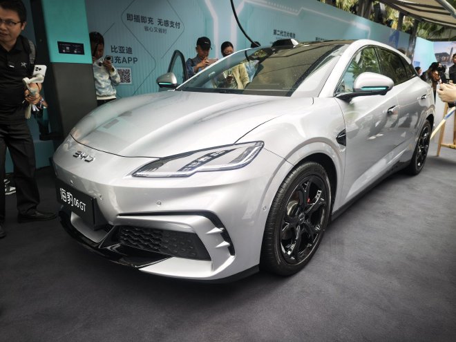Цена начинается от 111,9 тысяч юаней: автомобили BYD Seal 06 официально поступили в продажу.
