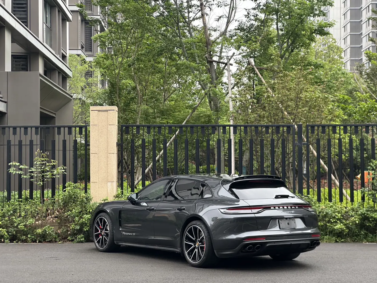 Porsche Panamera 2022 2.9L, 35000 км, 17560000 ₽ — купить из Китая