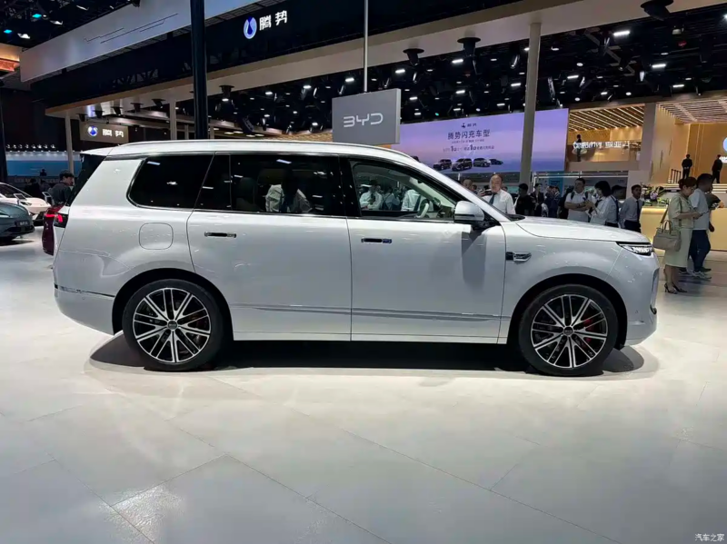 BYD выпустит флагманский внедорожник Sealion 08 2 сентября, с батареей до 115 кВт·ч и запасом хода до 900 км.