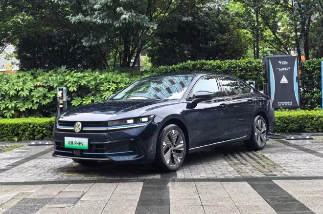 От 169,900 юаней официально запущены PHEV версии Volkswagen Magotan и Volkswagen Tayron L.