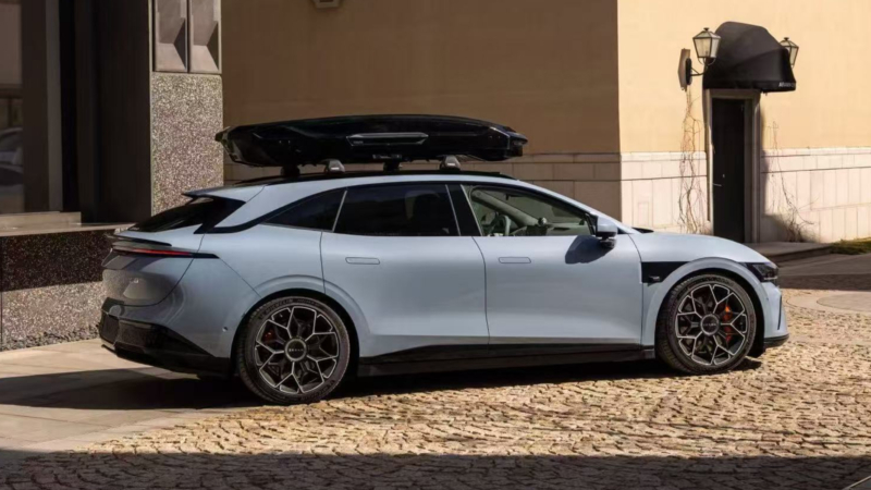 Zeekr 7 GT и Zeekr 007 начали предварительные продажи в Китае с запасом хода до 905 км.