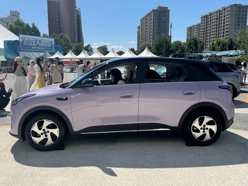 Лучший продаваемый автомобиль в Китае Geely Geome Xingyuan (EX2) EV обновлен и получил увеличенный запас хода.