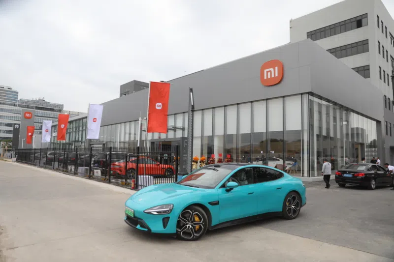 Xiaomi нанимает бывшего генерального директора Tesla в Китае, чтобы возглавить продажи автомобилей, говорится в отчете