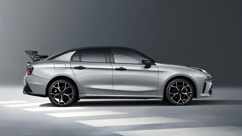 Lynk & Co 03 мощностью 268 л.с. получит в Китае большой спойлер из углеродного волокна