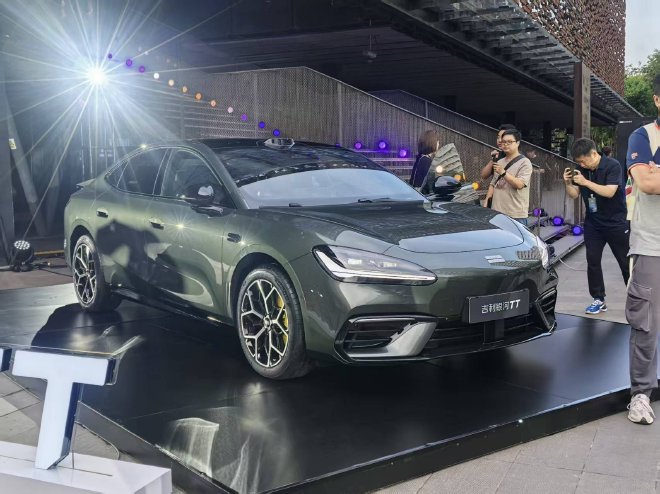 Позиционируется как спортивный электромобиль класса C: представлен Geely Galaxy TT