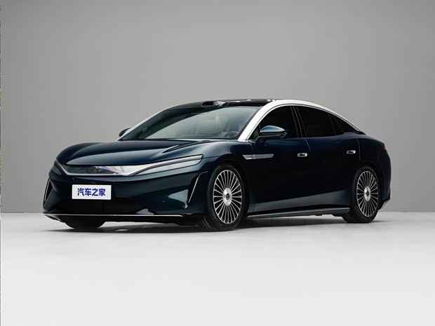 BYD Han выходит на рынок 13 октября: предзаказ от 249 900 ¥ за удлинённую версию.