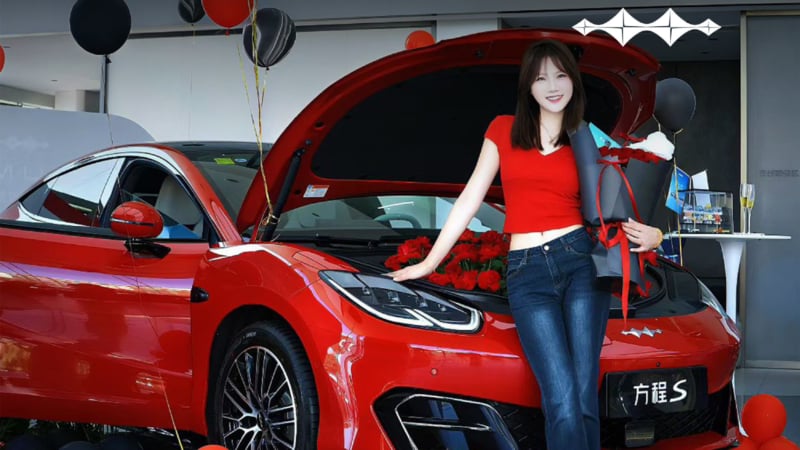 BYD Fang Cheng Bao Formula S с запасом хода 900 км начал поставки в Китае