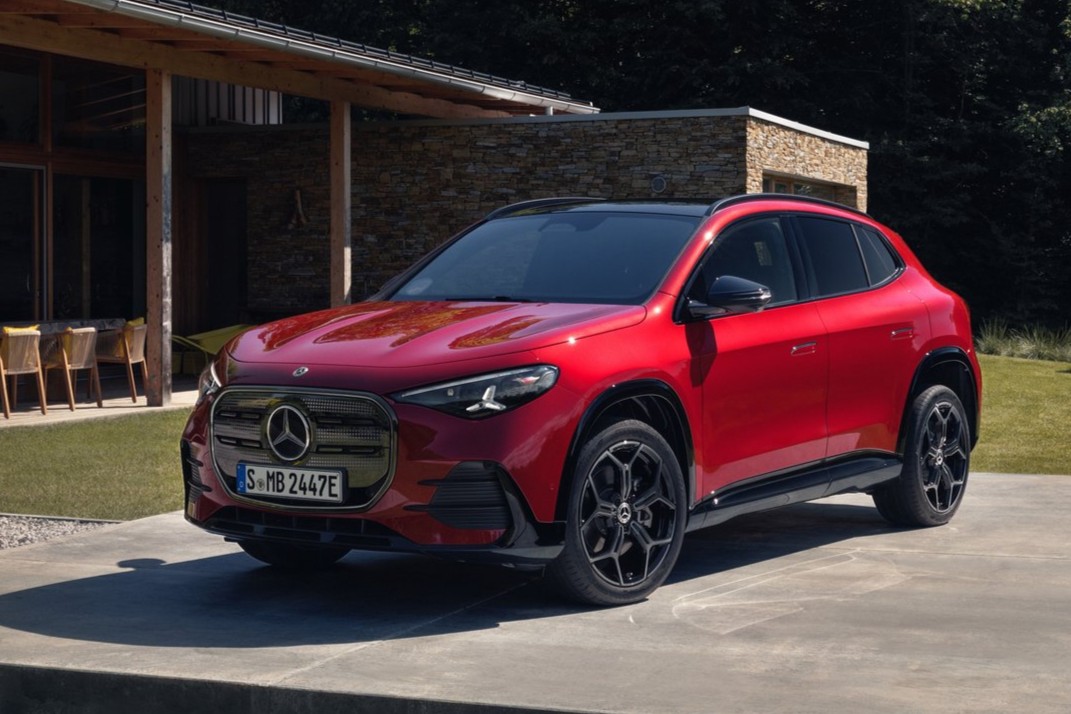 Новый Mercedes-Benz GLA: представлены электрическая и бензиновая версии