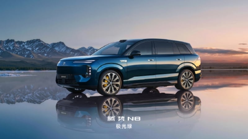 BYD Denza N8 EV замечен в Китае с трёхмоторным полным приводом мощностью 1 193 л.с. перед запуском в четвёртом квартале