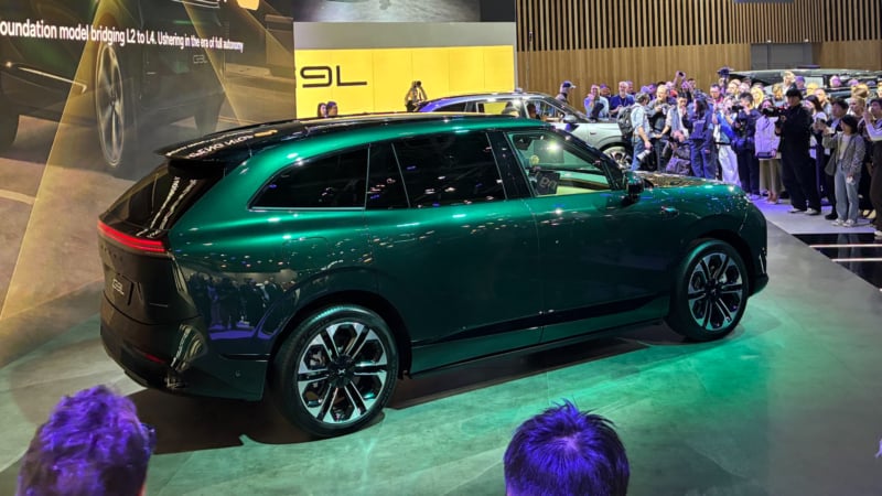 Кроссовер Xpeng G9L EV выходит на европейский рынок по цене 83 850 долларов США.