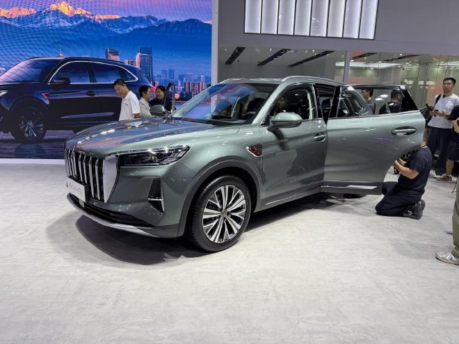 2026 Чэнду автосалон: новый Hongqi HS5 — обновлённый дебют