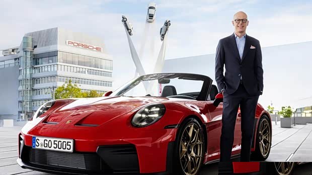 Porsche представила стратегию до 2035 года: возвращение к истокам спорткаров и ставка на прибыльный премиум-сегмент.